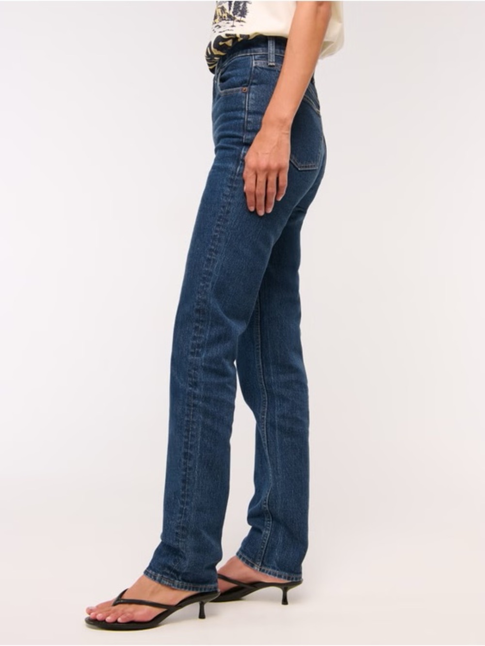 Abercrombie & Fitch Ultra High Rise 90s Straight Jean - Picture 5 of 9